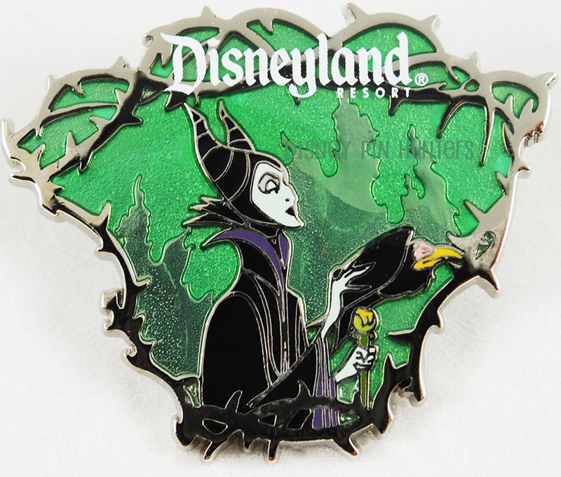 DISNEY MALEFICENT & DIABLO DISNEYLAND SURPRISE PIN RELEASE JAN 2012 LE 