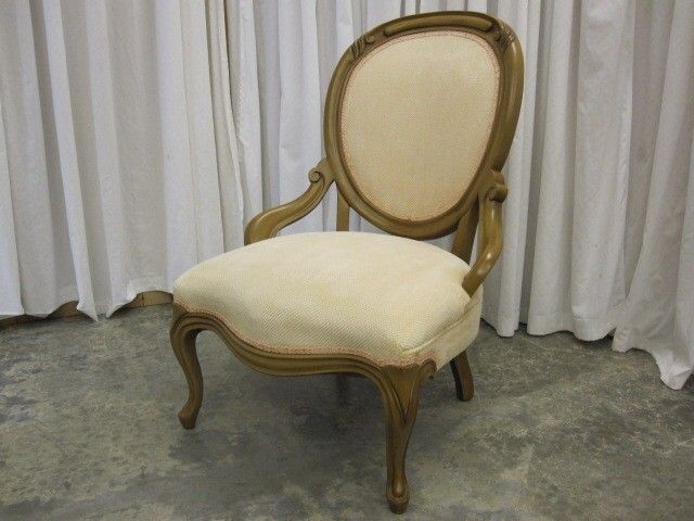 Nice Victorian Style Ladies Chair w Light Color Wood  