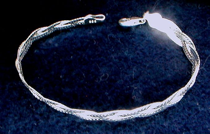 ITALY SILVER BRACELET DELICATE TriSTRAND BRAIDED 3.9 GR  