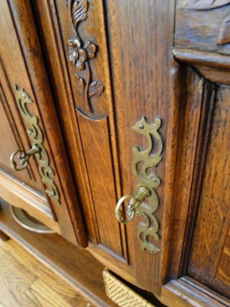   Hutch Buffet Server Sideboard Carved Oak~Marble Top~Great size  