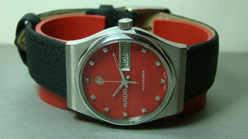 VINTAGE RADO VOYAGER AUTOMATIC DAY DATE SWISS MADE MENS WATCH OLD USED 