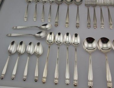 VINTAGE HOLMES & EDWARDS INLAID 33 PIECE SILVERWARE IS  