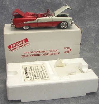 Danbury Mint 124 Scale Die Cast Model Car 1955 OLDSMOBILE SUPER 88 