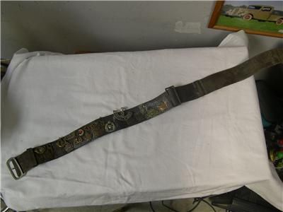 WW1 Leather HATE BELT or Souvenir Belt with 20 Badges  