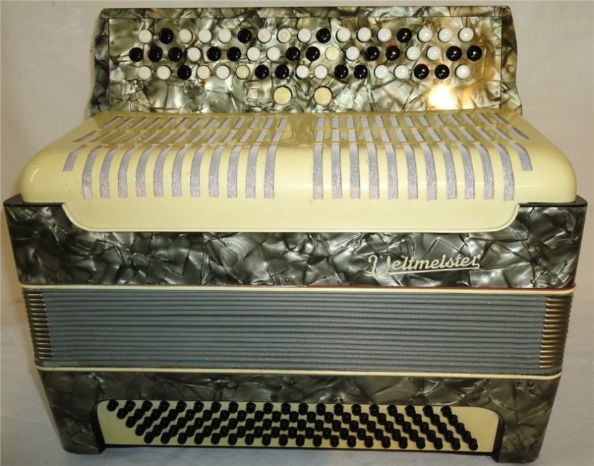   ACCORDION Bayan Weltmeister 100 bass 2 switches. Rich sound  