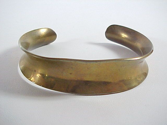 MODERNIST ED LEVIN OVAL BRONZE CUFF BRACELET  