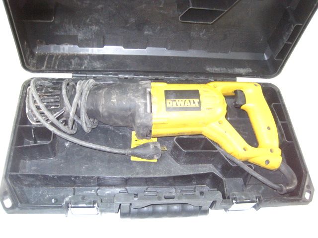 AS IS DEWALT DW304P 1 1/8 STROKE RECIPROCATING SAW  