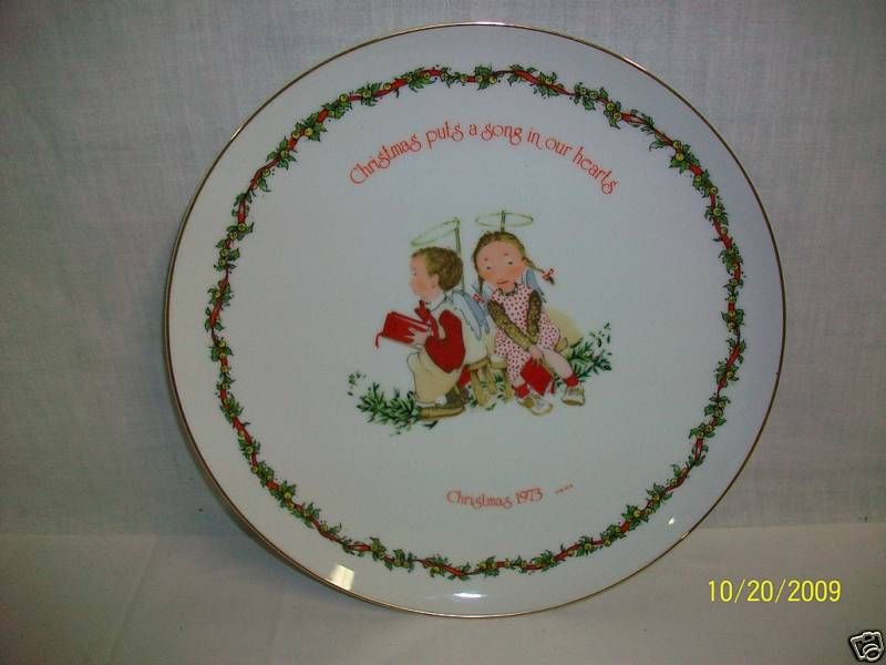 1973 HOLLY HOBBIE CHRISTMAS COLLECTORS PLATE 10 3/8  