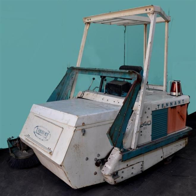   HI DUMP HYDRAULIC / ELECTRIC FLOOR SWEEPER with 42   53 PATH  