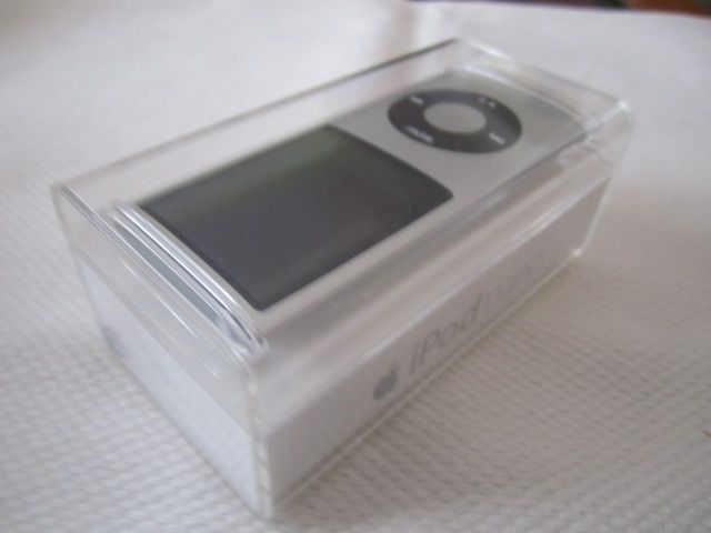   Apple iPod nano 4th Generation chromatic Silver (8 GB) Return to top