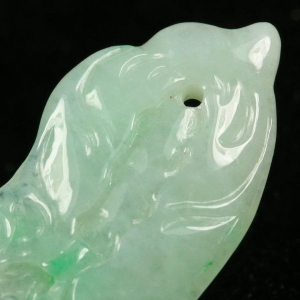 Cabbage Carving Green Pendant 100% Grade A Untreated Natural Jade 