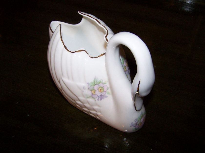   Tara Fine Bone China Swan Flowers Design Ireland Gravy Boat  