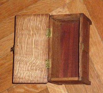 The following auction is for an Old Wooden Jewelery Box Casket on Legs 