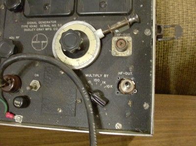 ANTIQUE RF SIGNAL GENERATOR TESTER & 8 HAM RADIO CRYSTALS PARTS TUBES 