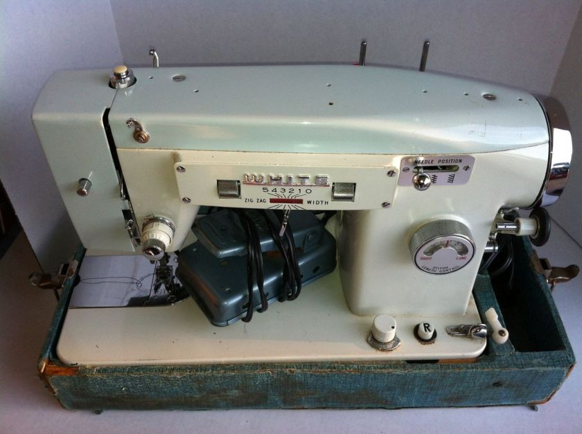 Vintage WHITE SEWING MACHINE MODEL 365 ZIG ZAG WORKS  